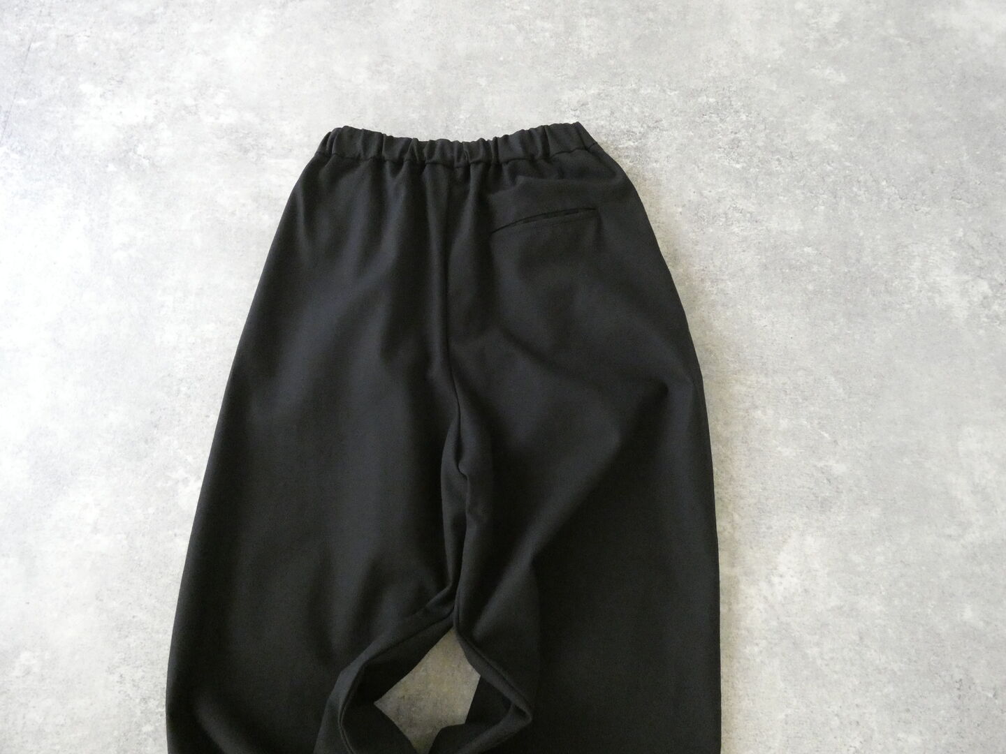 yuni(ユニ イズ ライク ア フラワー トゥー ミー) 20/2強撚コットンツイルリラックスパンツの商品画像36