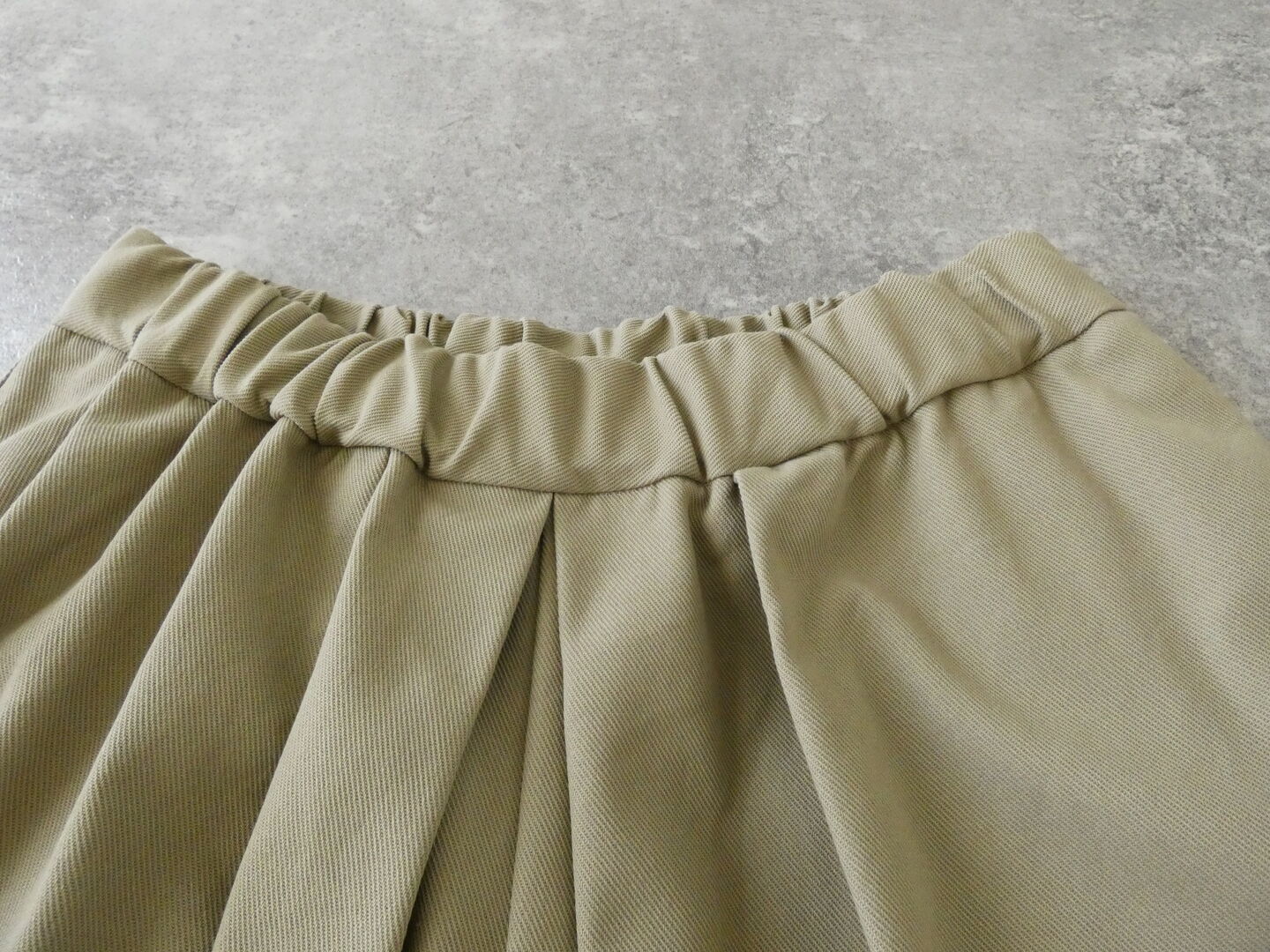 yuni(ユニ イズ ライク ア フラワー トゥー ミー) 20/2強撚コットンツイルリラックスパンツの商品画像45