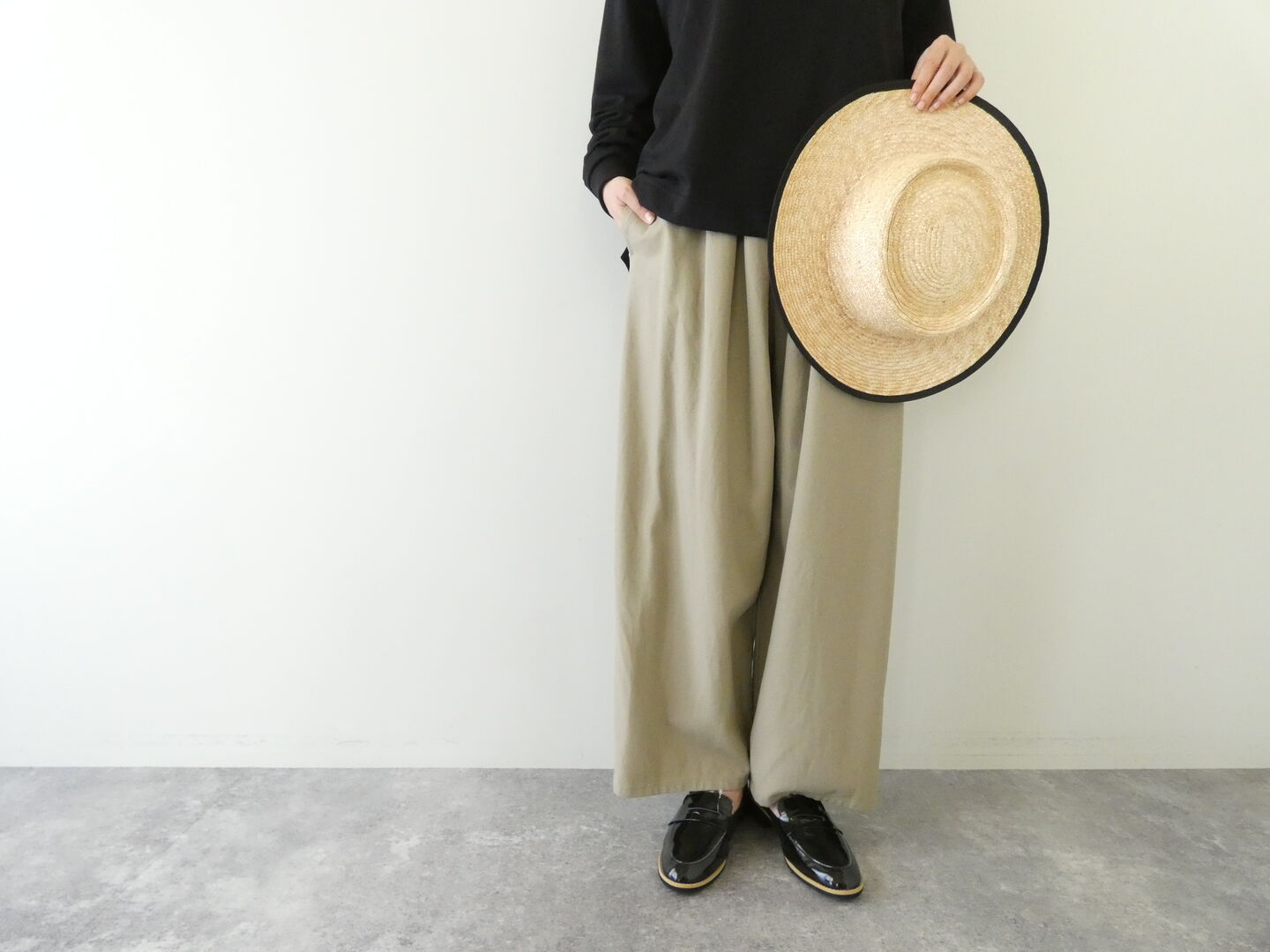 yuni(ユニ イズ ライク ア フラワー トゥー ミー) 20/2強撚コットンツイルリラックスパンツの商品画像5