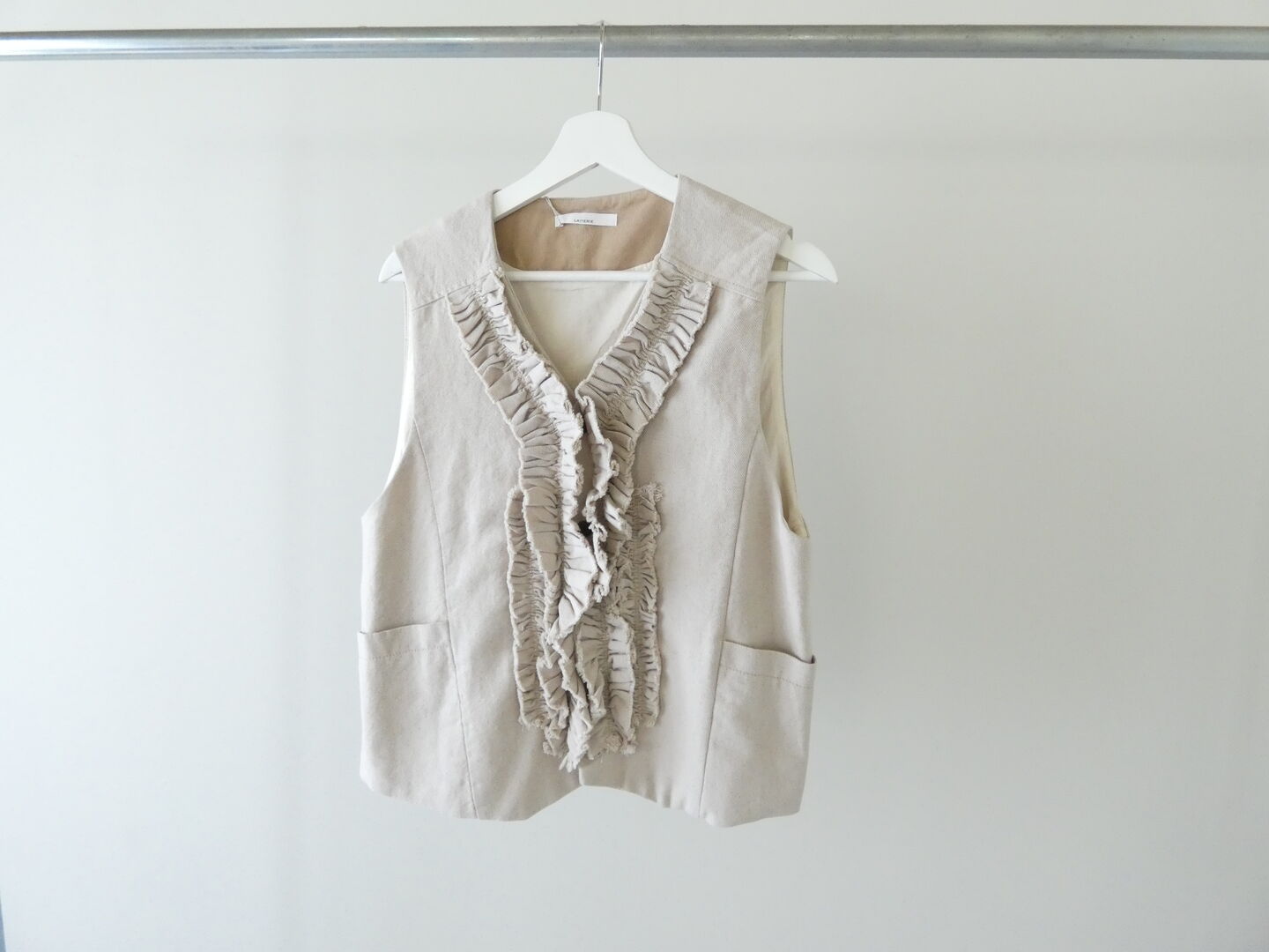 LAITERIE(レイトリー) 綿麻ツイルフリルベストの商品画像13