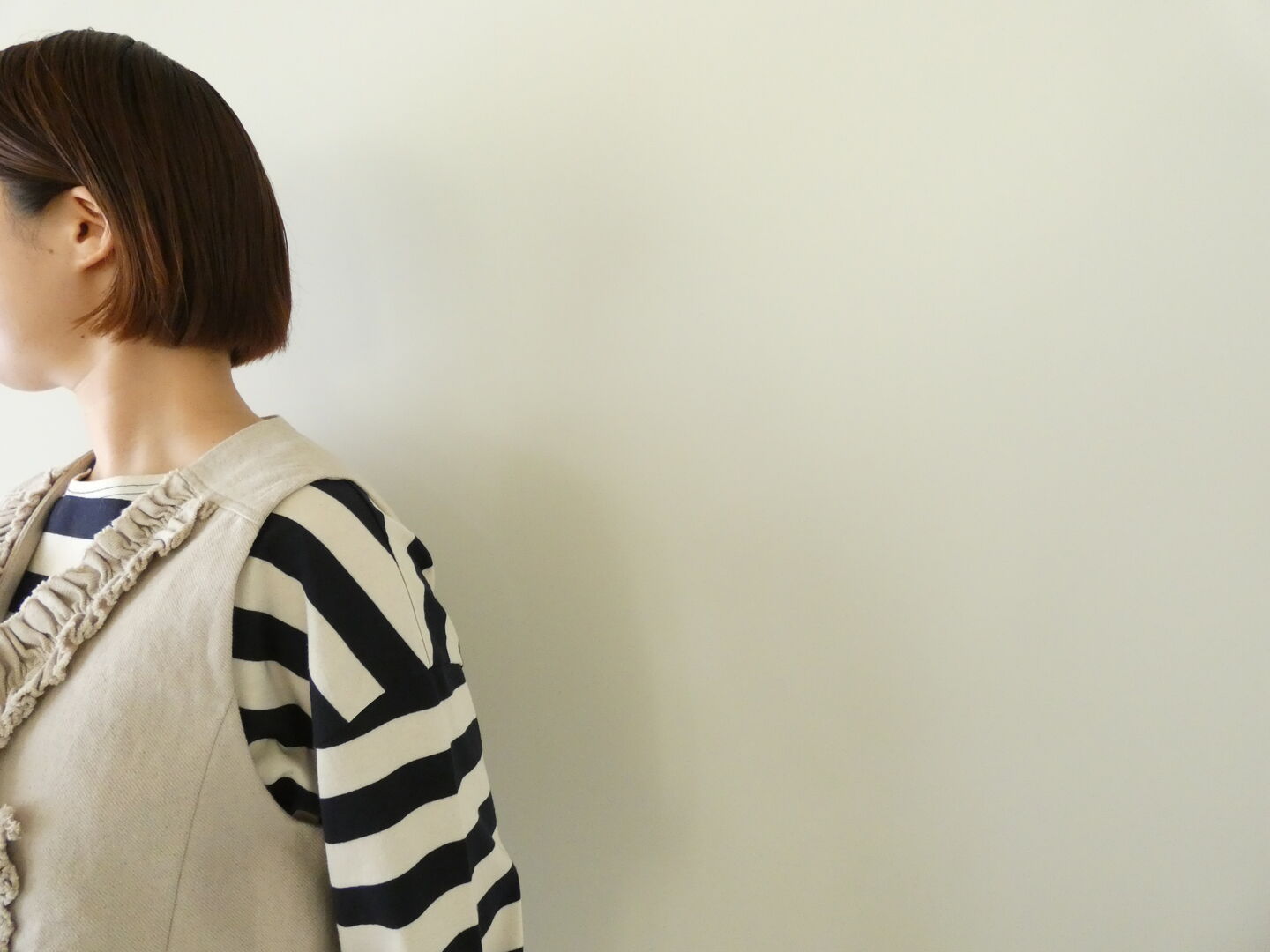 LAITERIE(レイトリー) 綿麻ツイルフリルベストの商品画像5