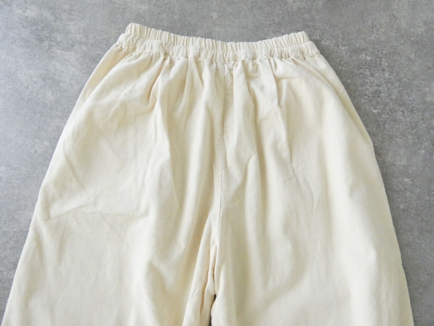 ichi(イチ) 細コールビンテージ加工　裾ダーツパンツの商品画像22