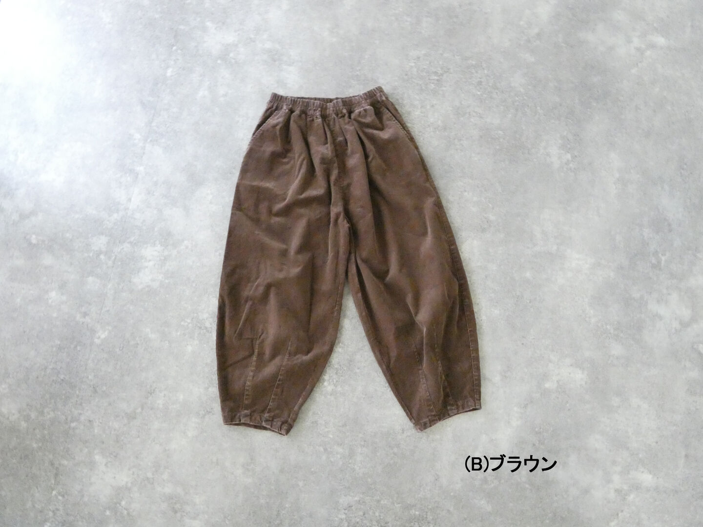ichi(イチ) 細コールビンテージ加工　裾ダーツパンツの商品画像28