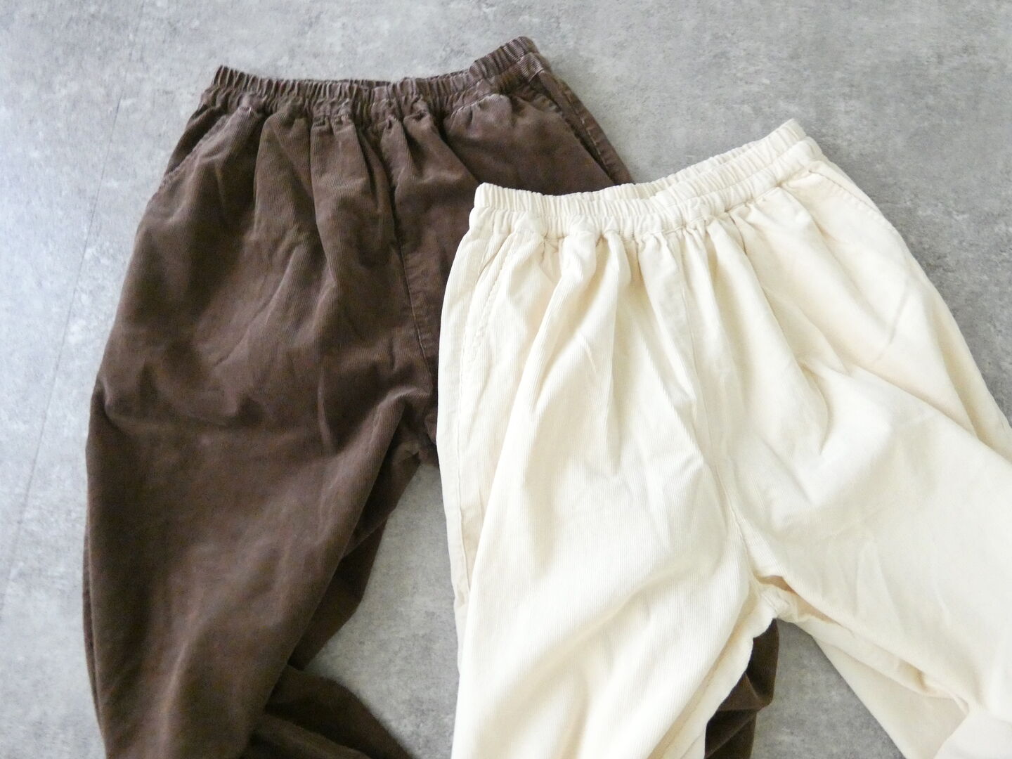 ichi(イチ) 細コールビンテージ加工　裾ダーツパンツの商品画像9