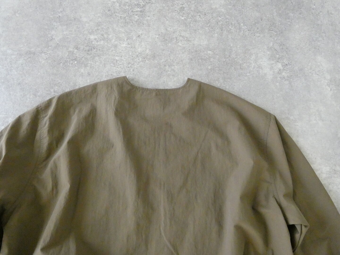 mao made(マオメイド) ヴィンテージウェザークルーネック裾ドロストジャケットの商品画像37