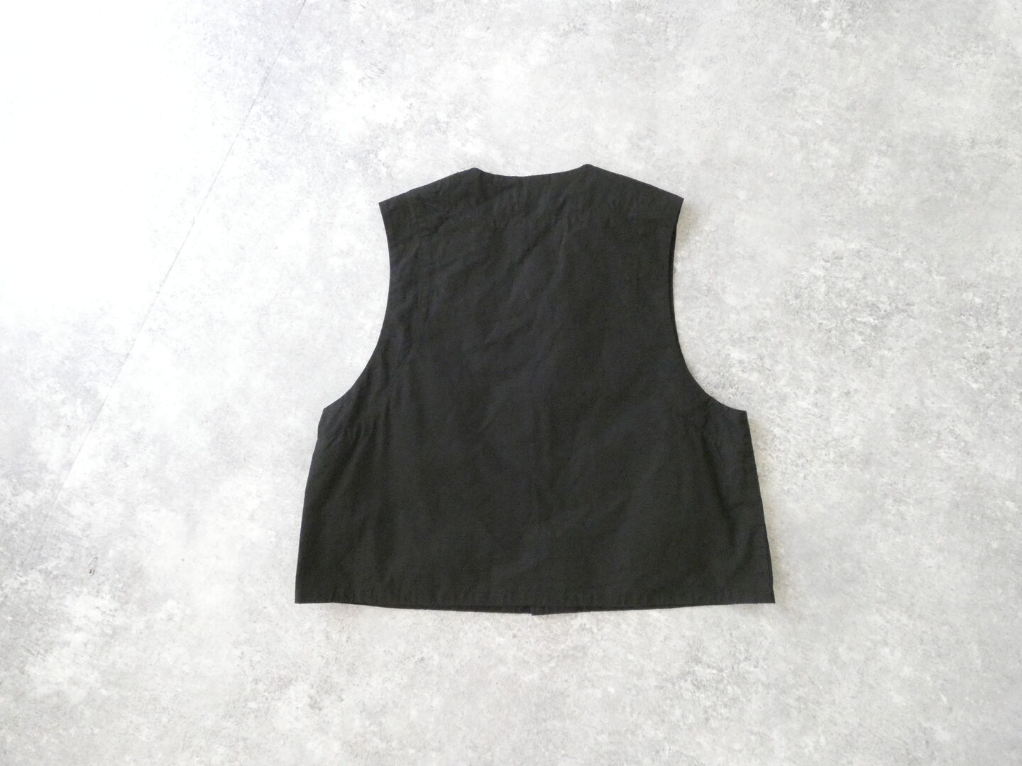 Veritecoeur(ヴェリテクール) ノーカラーサーフェイスダイベストの商品画像12