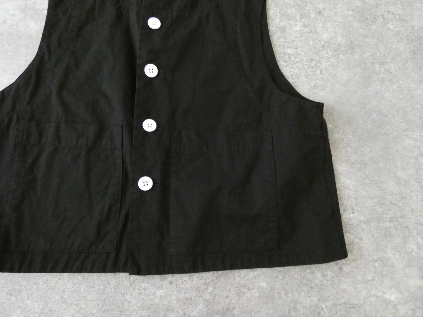 Veritecoeur(ヴェリテクール) ノーカラーサーフェイスダイベストの商品画像18