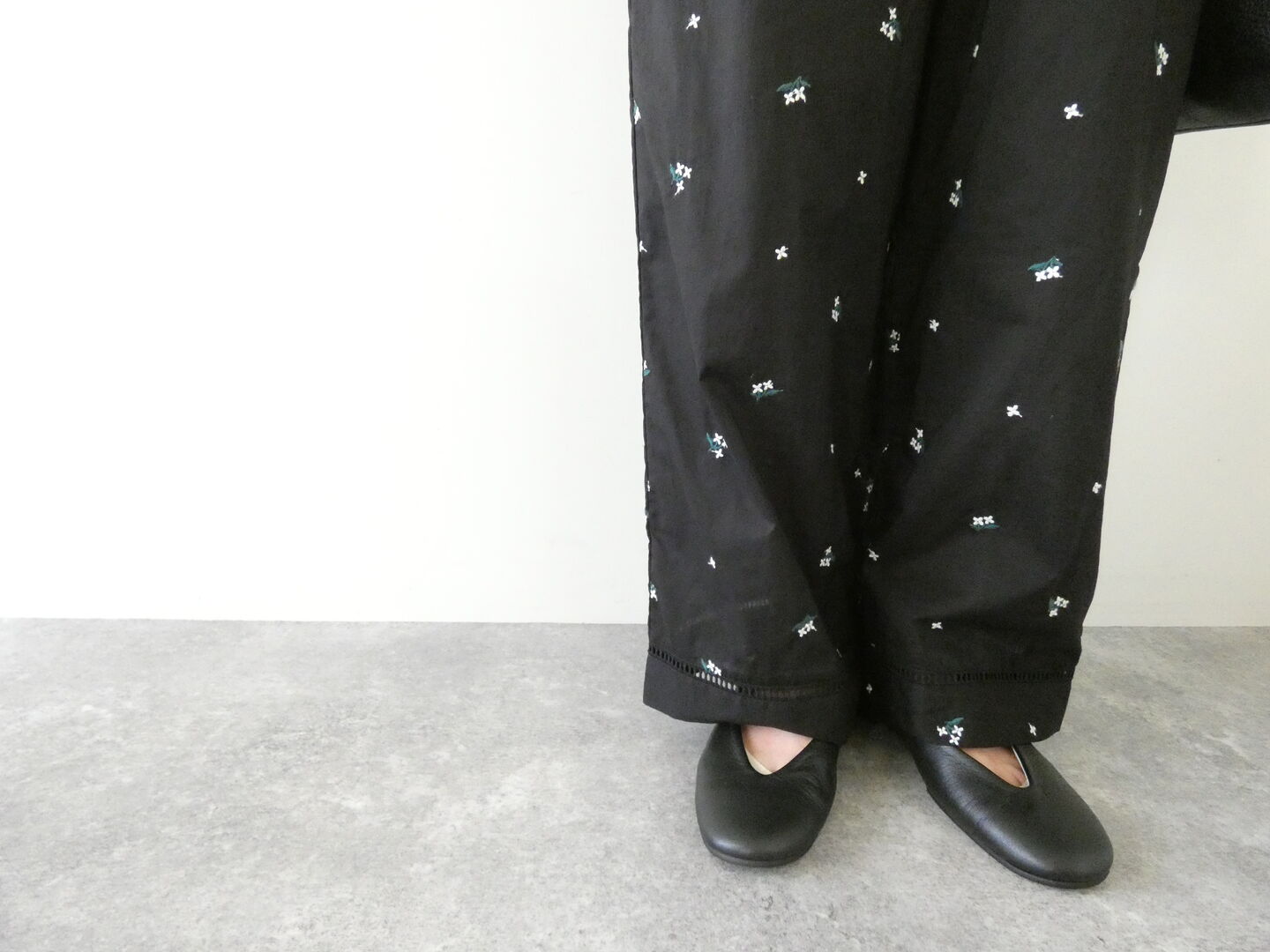 PONT DE CHALONS(ポンデシャロン) タイニーフラワー エンブロイダリーパンツ(裏付)の商品画像4
