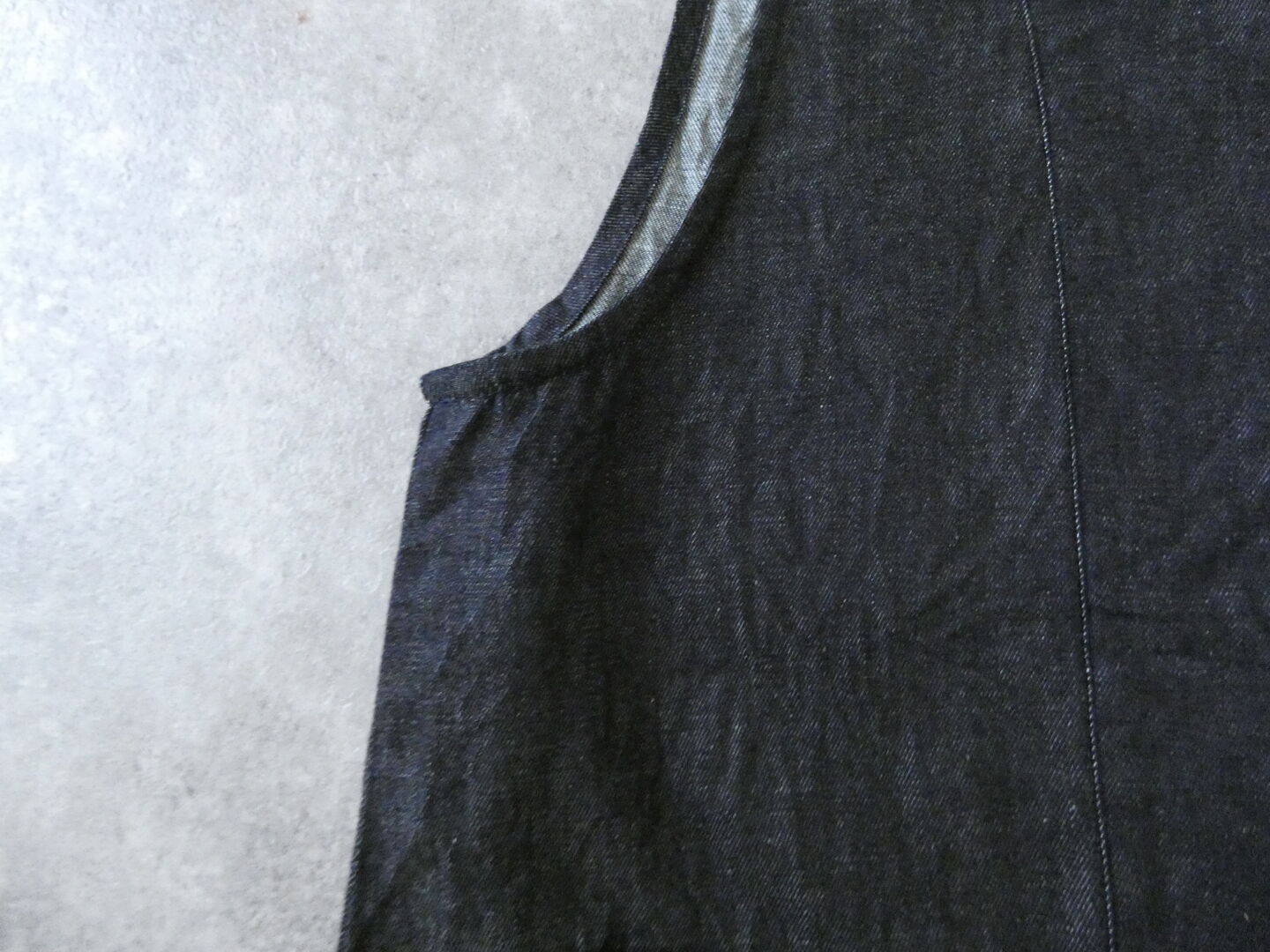 ina(イナ) 60zスタンダードデニム身頃切替ベストの商品画像20