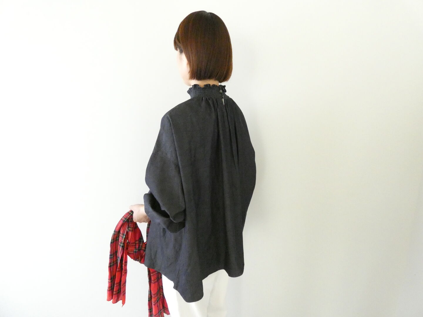 UNIVERSAL TISSU(ユニヴァーサル ティシュ) 5.4ozデニムモックネックシャーリングブラウスの商品画像8