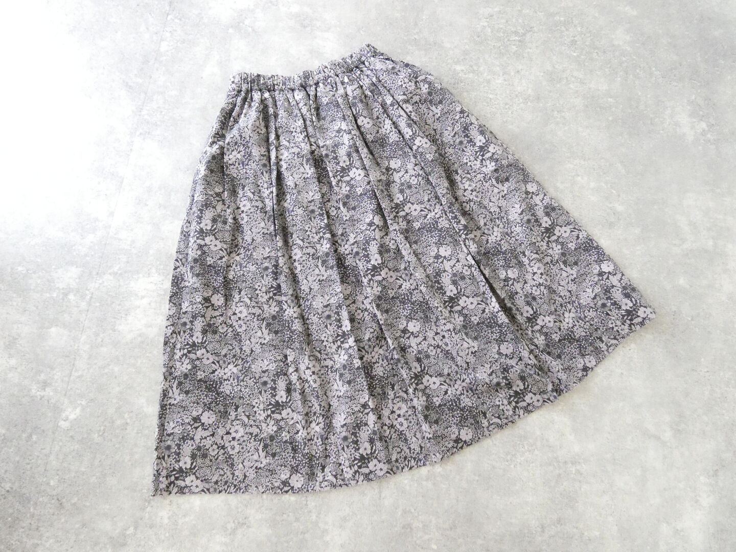 sosotto(ソソット) LIBERTY Patric Gordon 細コールミモレ丈タックギャザースカートの商品画像10