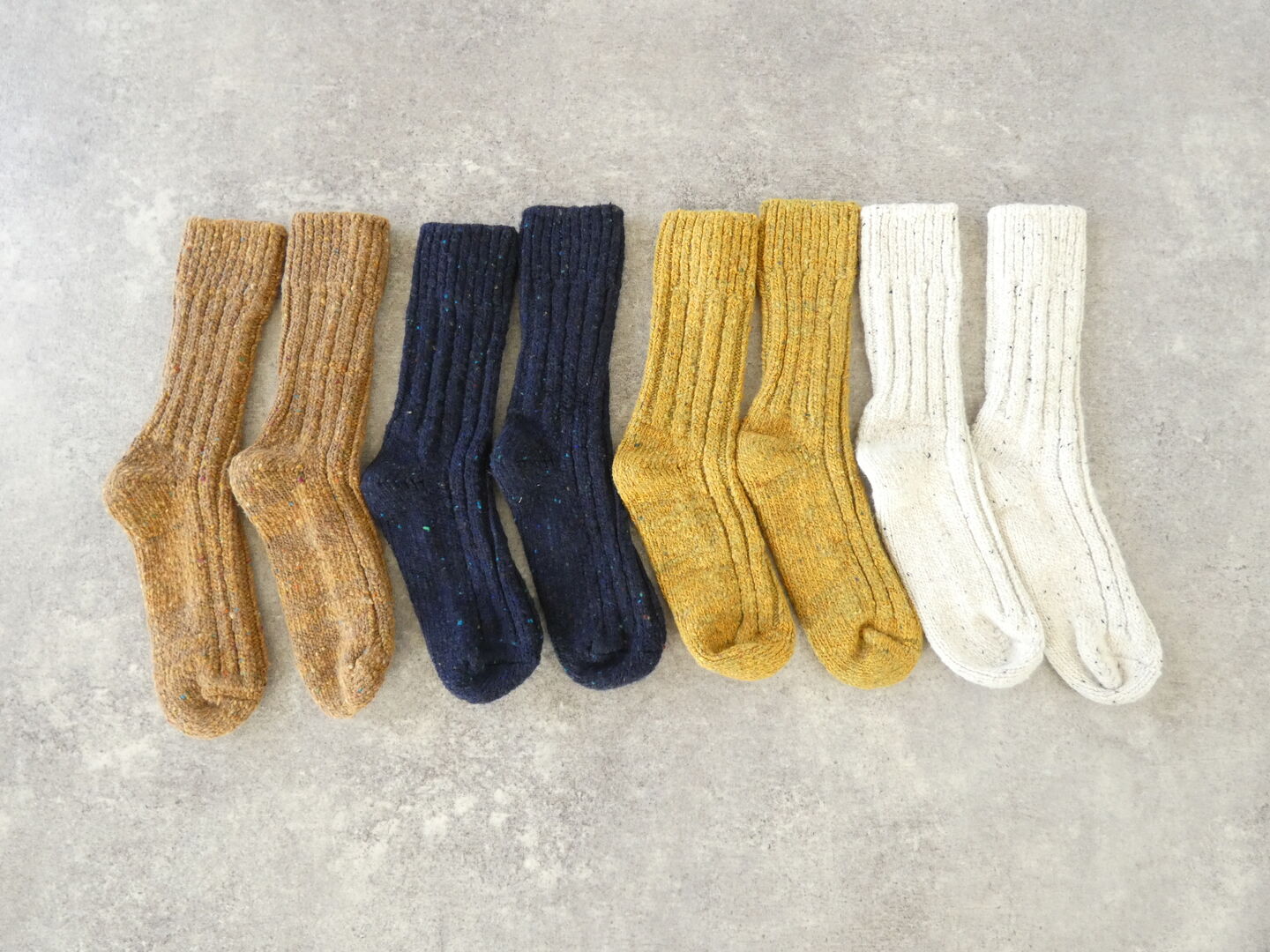 yahae(ヤハエ) Recycled Wool Organic Cotton Low Gauge Socksの商品画像1