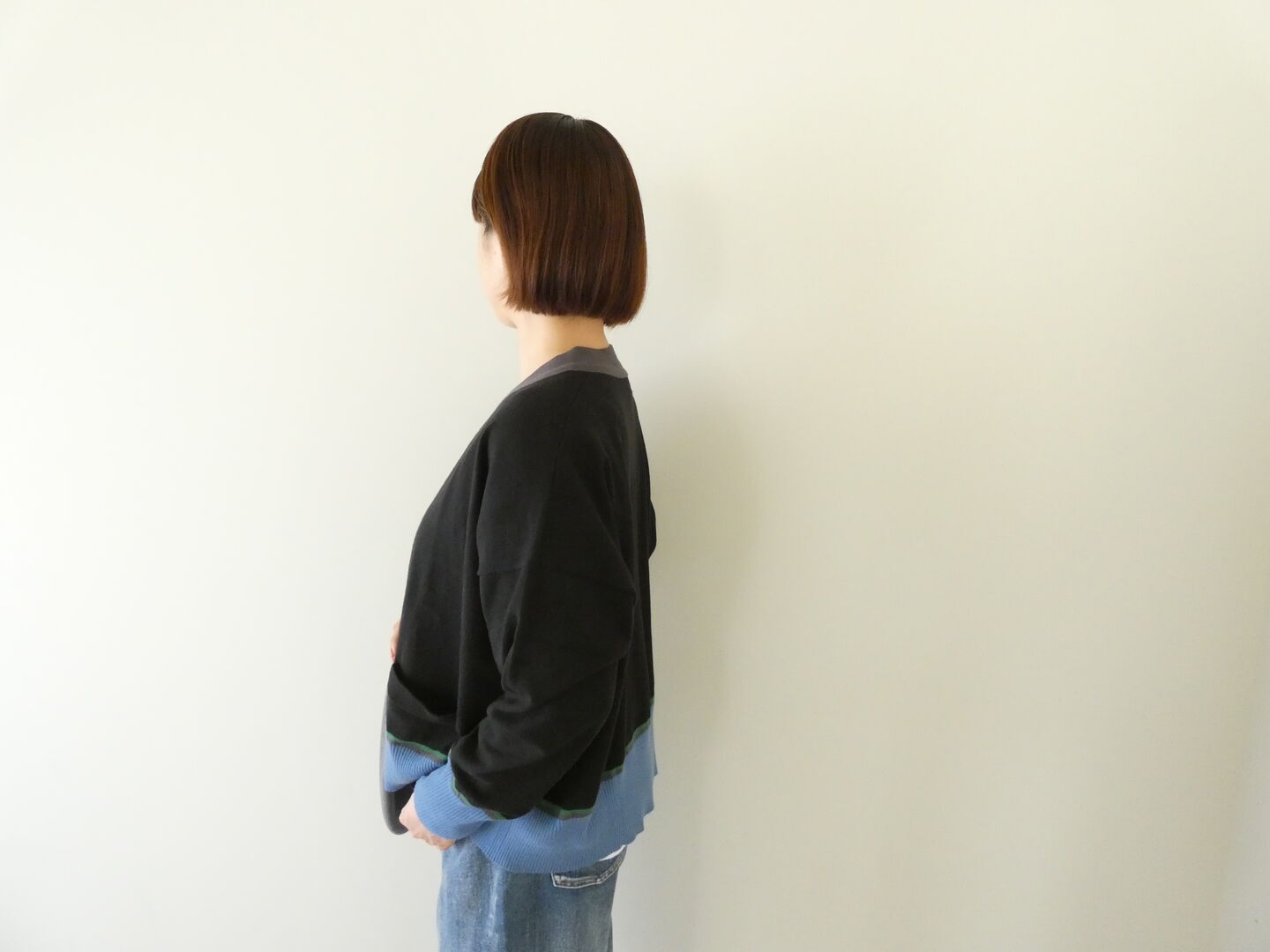 mao made(マオメイド) カバーリングヤーン配色ライン入りワイドVネックカーディガンの商品画像7
