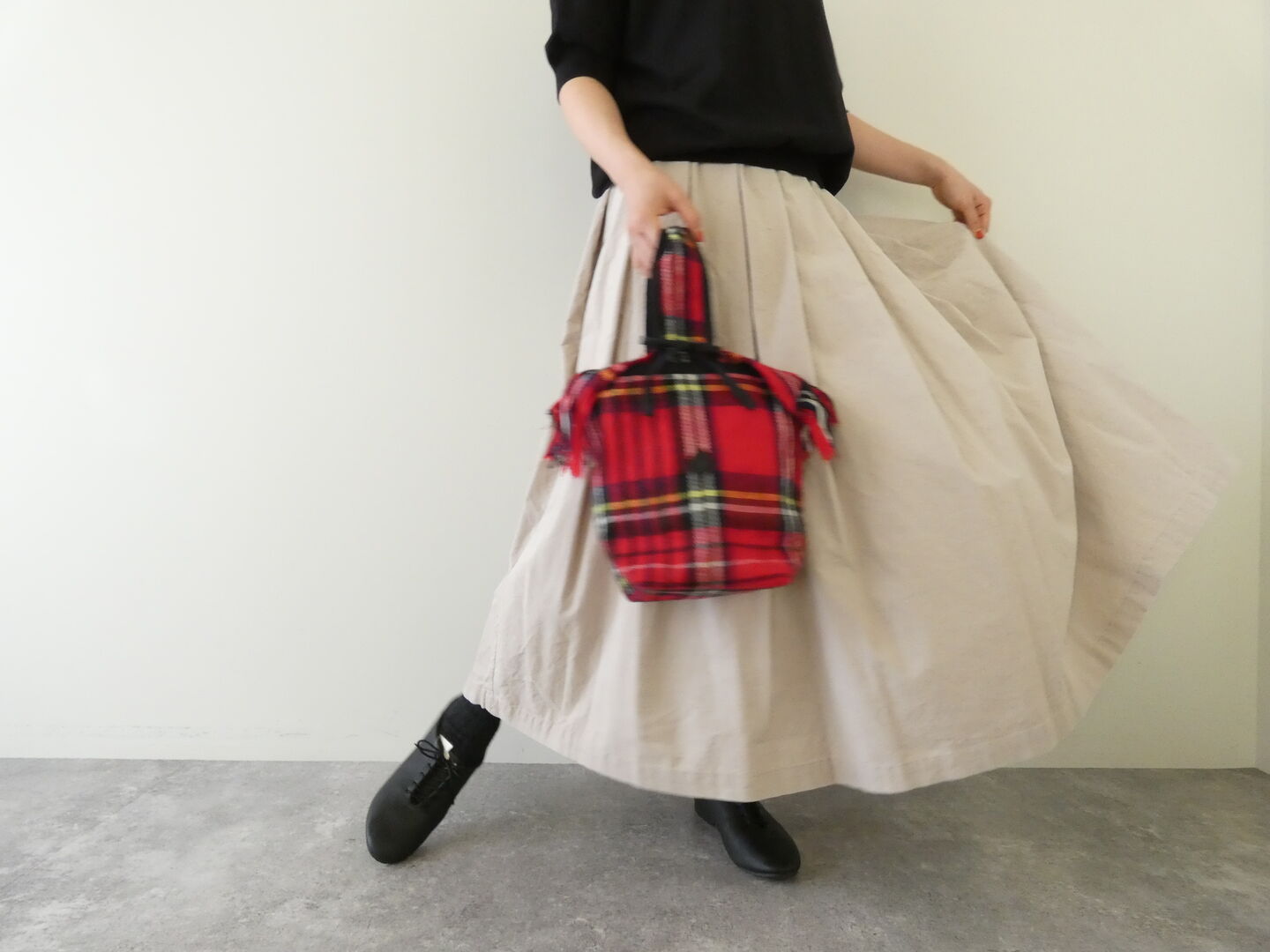 Sarahwear(サラウェア) Fine Corduroy Elastic Tuck Skirtの商品画像1
