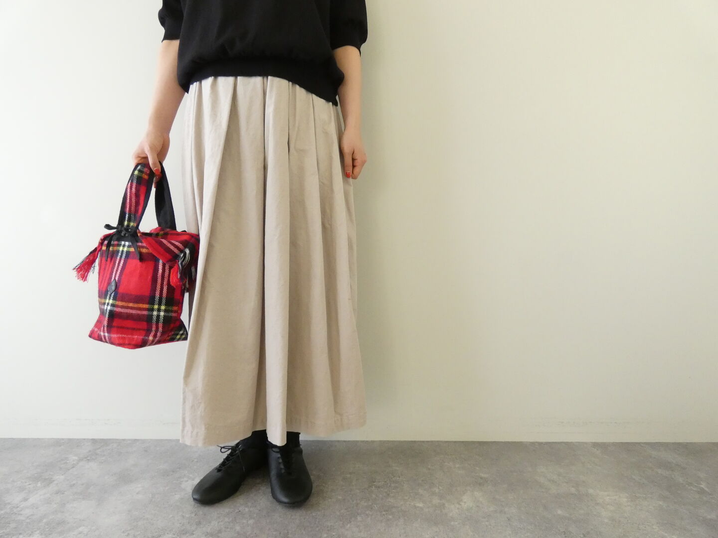 Sarahwear(サラウェア) Fine Corduroy Elastic Tuck Skirtの商品画像6