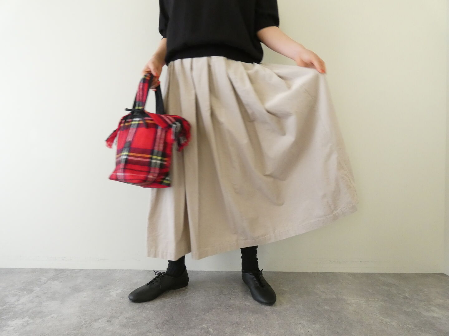 Sarahwear(サラウェア) Fine Corduroy Elastic Tuck Skirtの商品画像9
