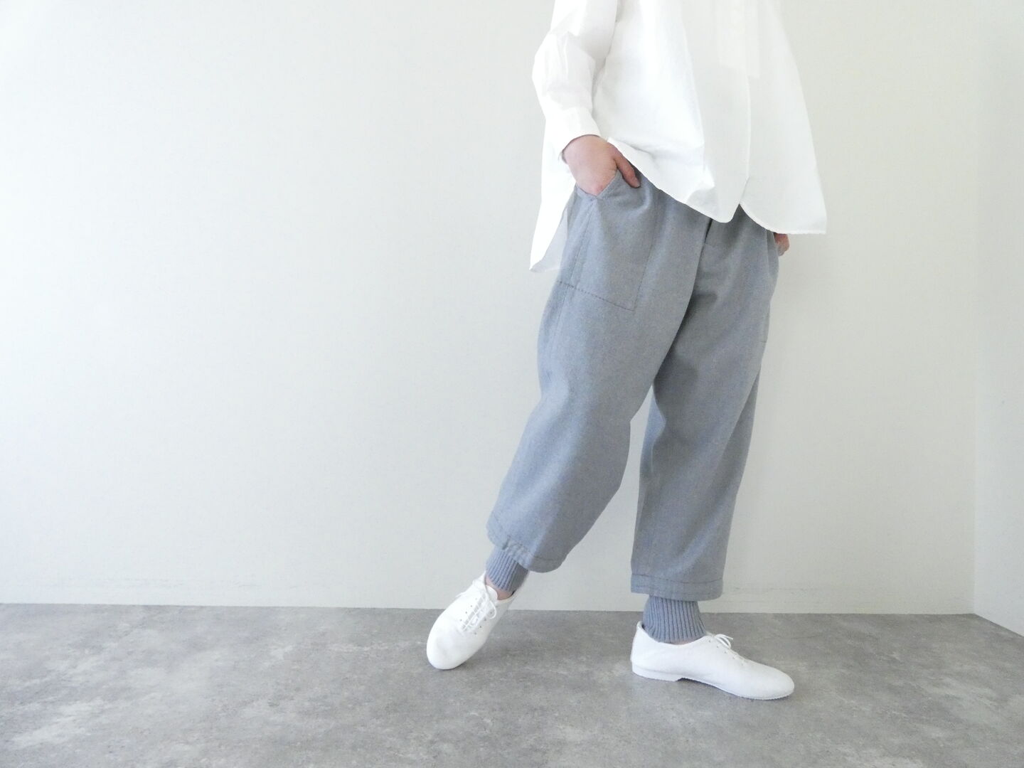 homspun(ホームスパン) パウダーフラノ裾リブパンツの商品画像5