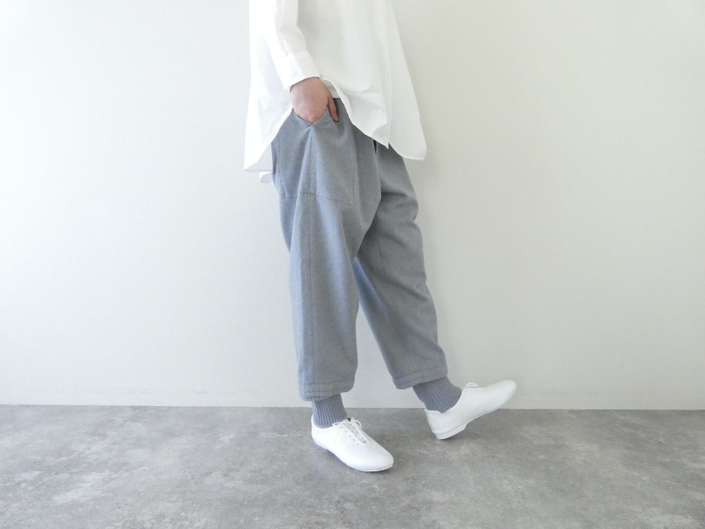 homspun(ホームスパン) パウダーフラノ裾リブパンツの商品画像7