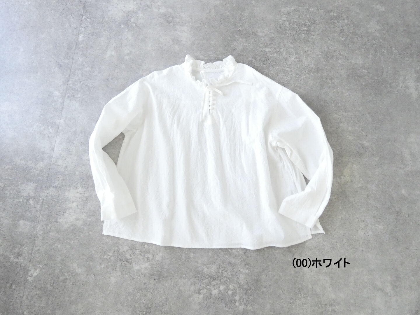 ina(イナ) シーチングハンドワッシャー襟紐付きくるみ釦ブラウスの商品画像28