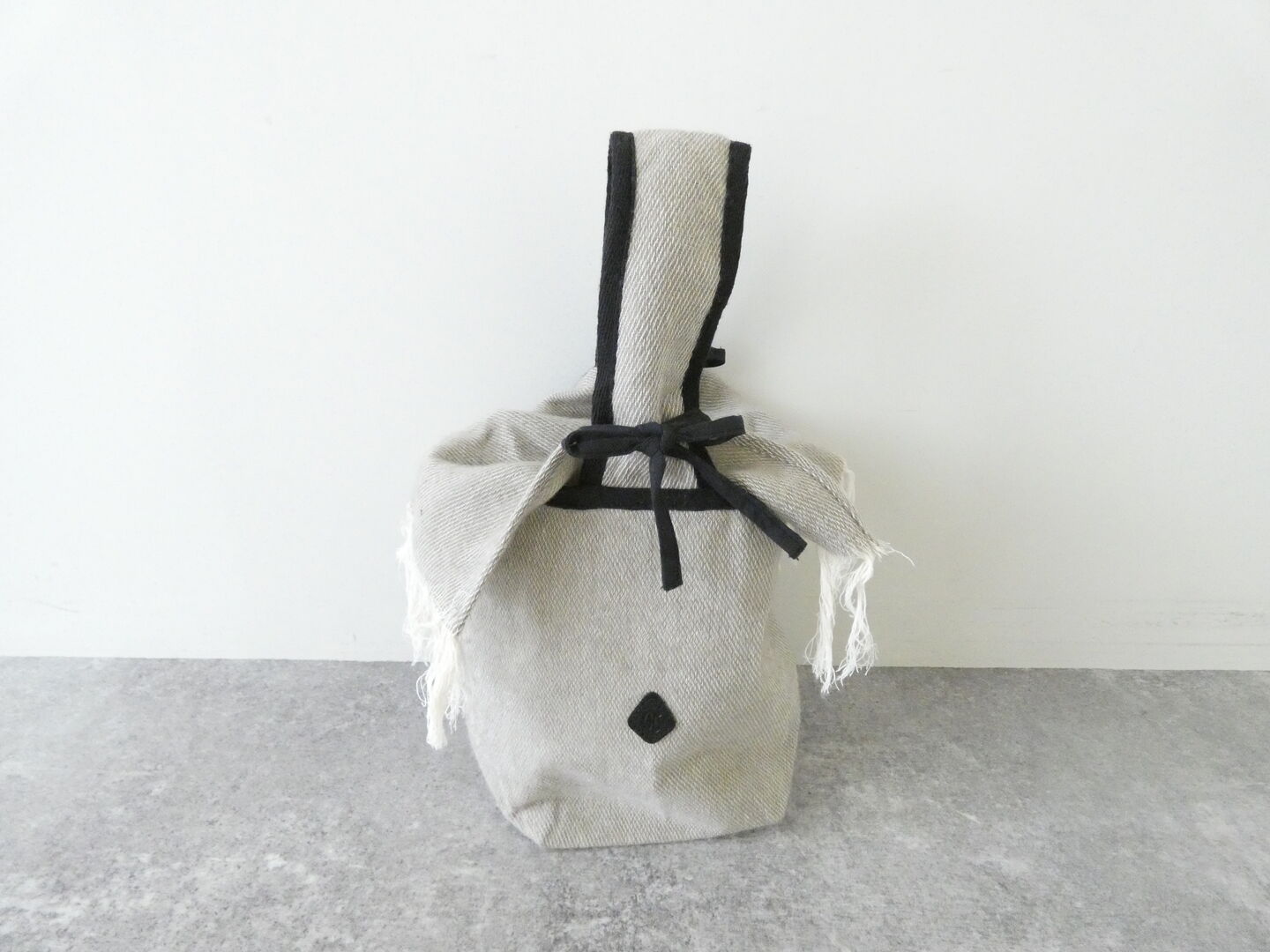 CLEDRAN(クレドラン) MIGNON ONE HAND BAG  NATURALの商品画像2