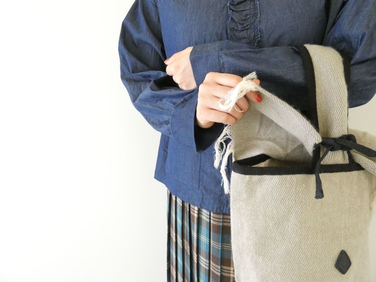 CLEDRAN(クレドラン) MIGNON ONE HAND BAG  NATURALの商品画像4