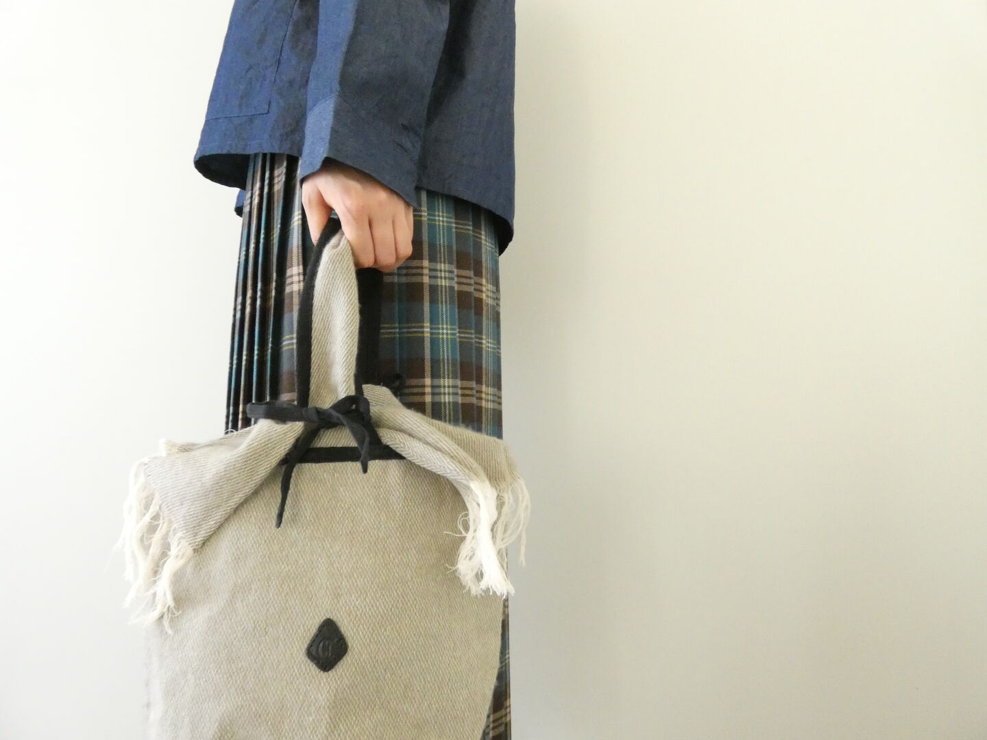 CLEDRAN(クレドラン) MIGNON ONE HAND BAG  NATURALの商品画像5