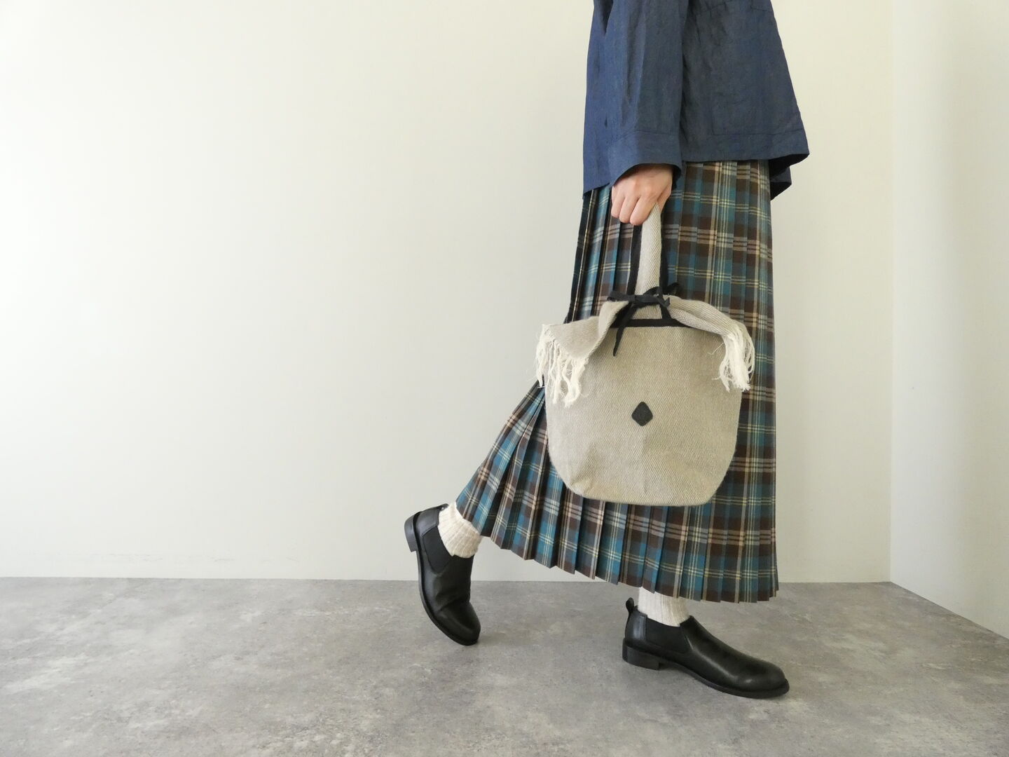 CLEDRAN(クレドラン) MIGNON ONE HAND BAG  NATURALの商品画像6