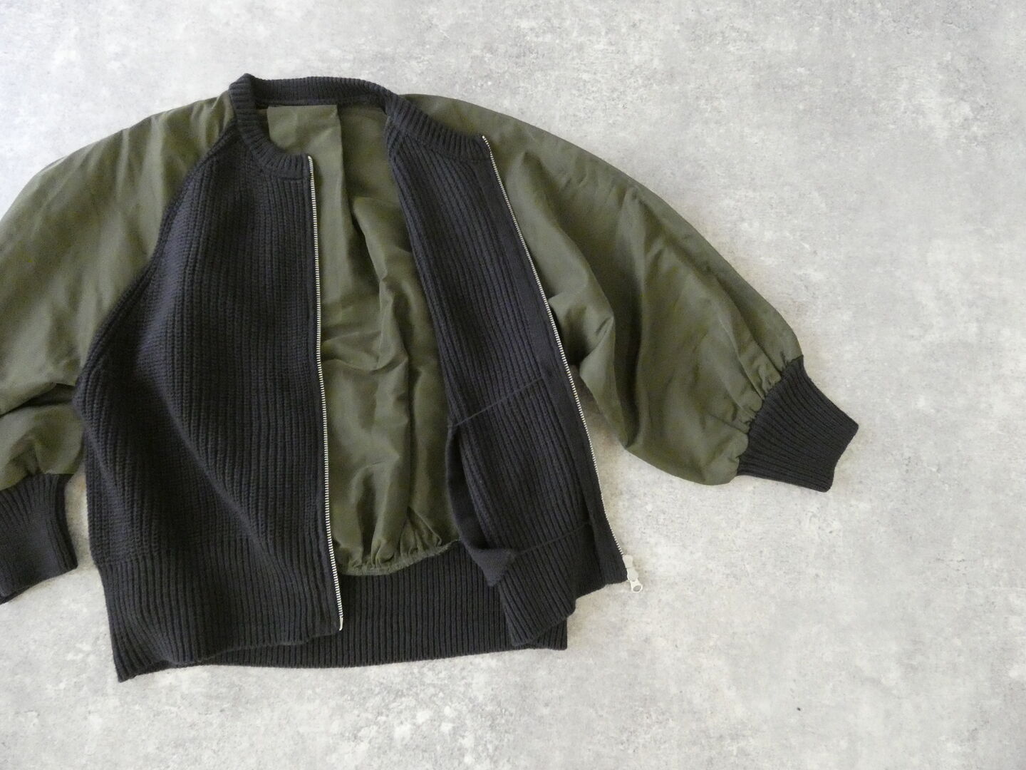 mao made(マオメイド) ざっくりヤーン×タフタ異素材ドッキングボリュームスリーブジャケットの商品画像11