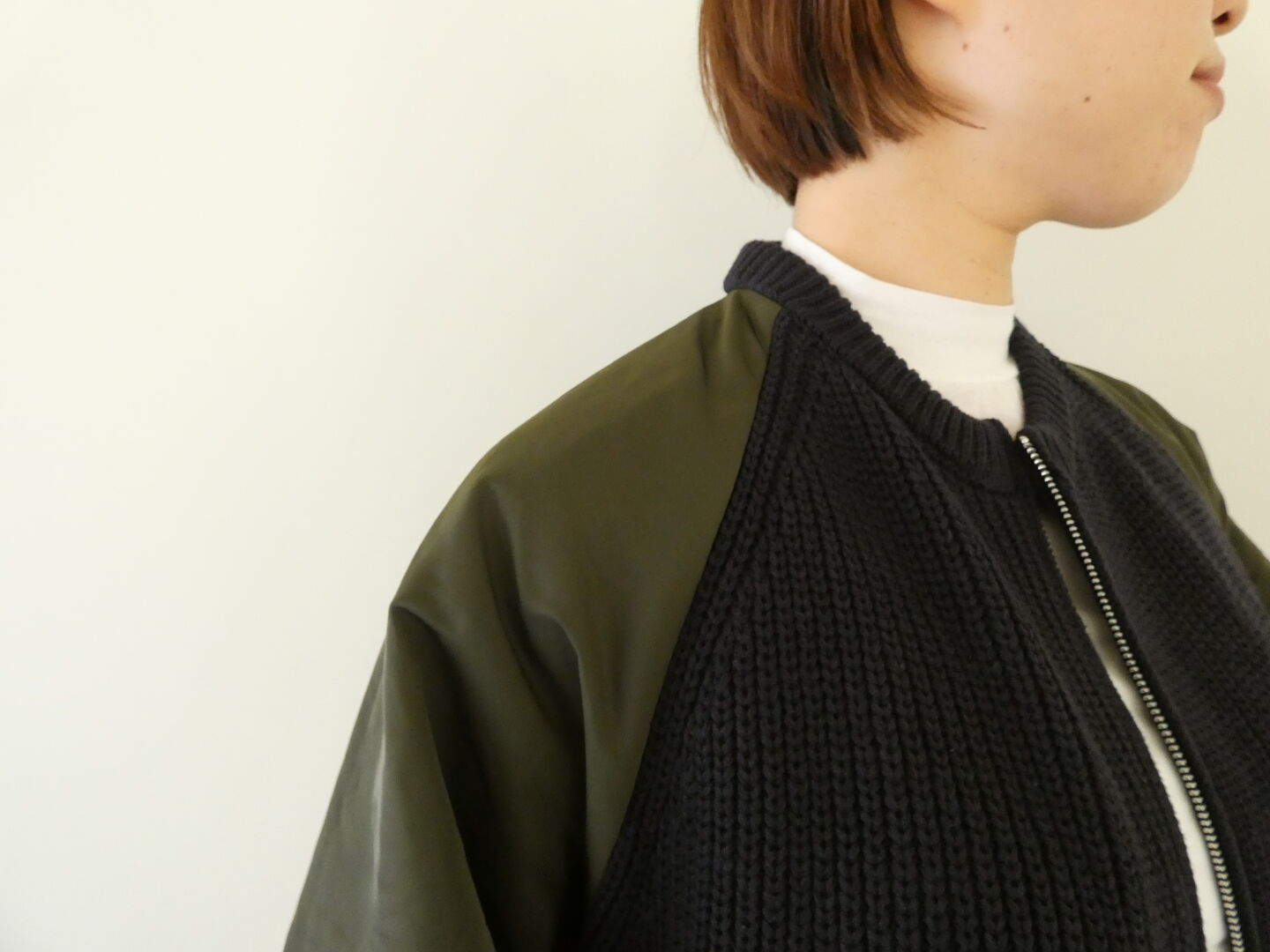 mao made(マオメイド) ざっくりヤーン×タフタ異素材ドッキングボリュームスリーブジャケットの商品画像2