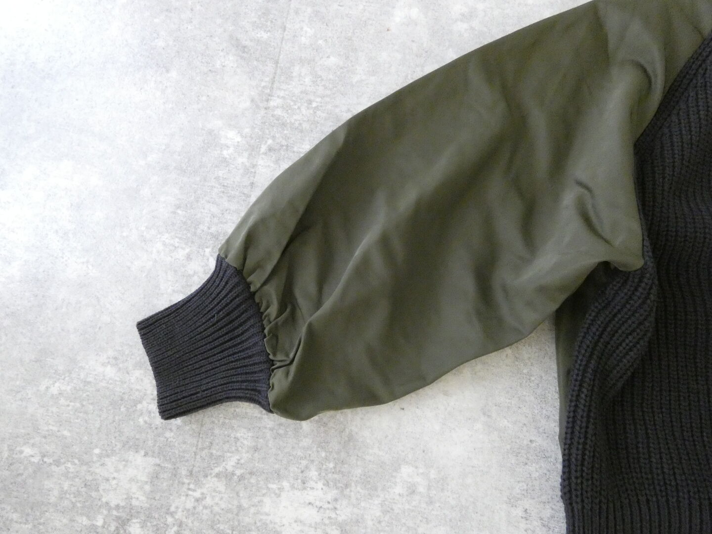 mao made(マオメイド) ざっくりヤーン×タフタ異素材ドッキングボリュームスリーブジャケットの商品画像24