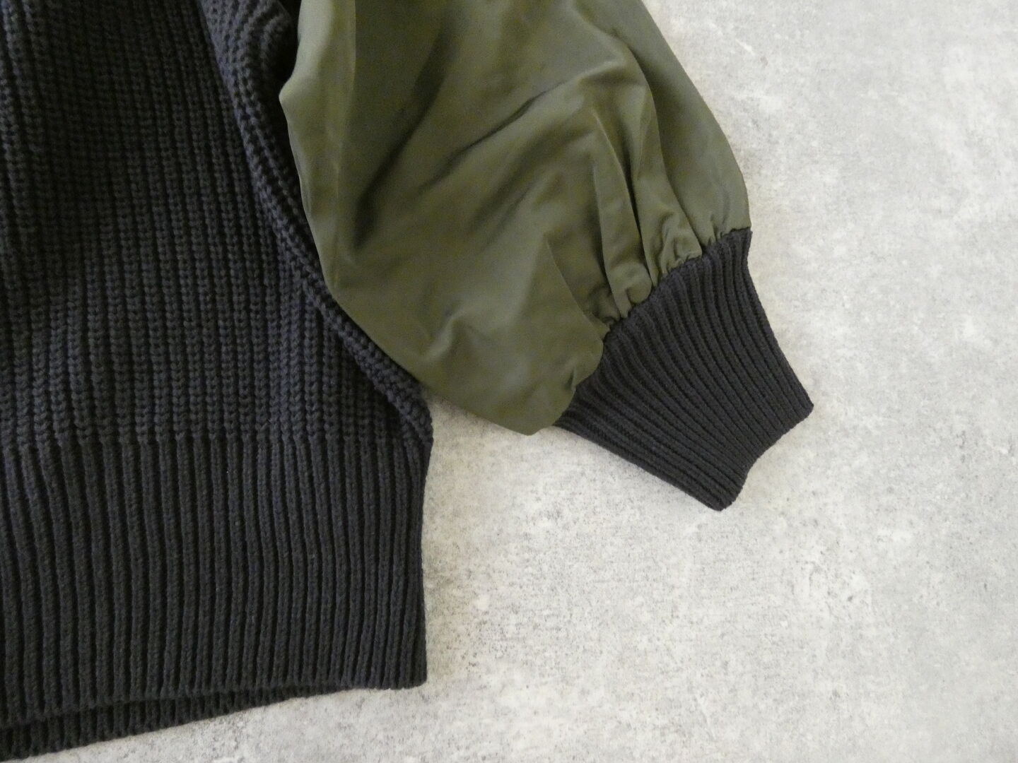 mao made(マオメイド) ざっくりヤーン×タフタ異素材ドッキングボリュームスリーブジャケットの商品画像26