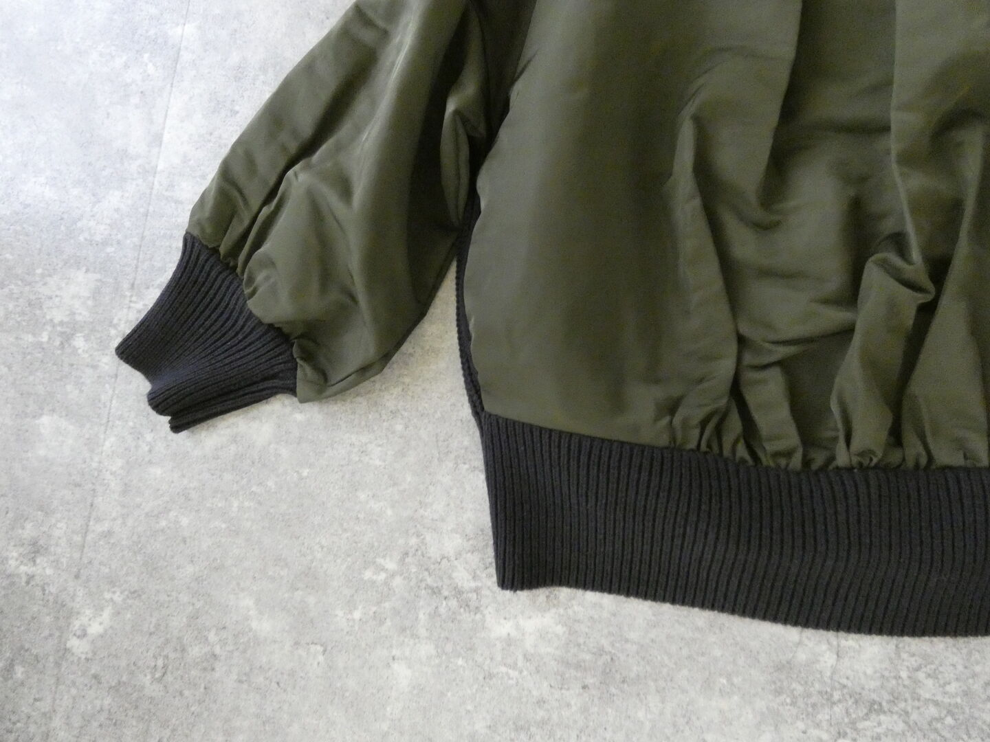 mao made(マオメイド) ざっくりヤーン×タフタ異素材ドッキングボリュームスリーブジャケットの商品画像28