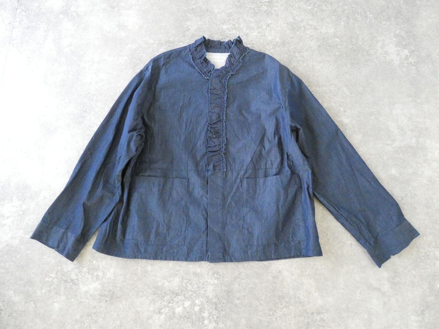 PARADIS(パラディ) ダンガリーピケフリル衿ブラウスの商品画像2