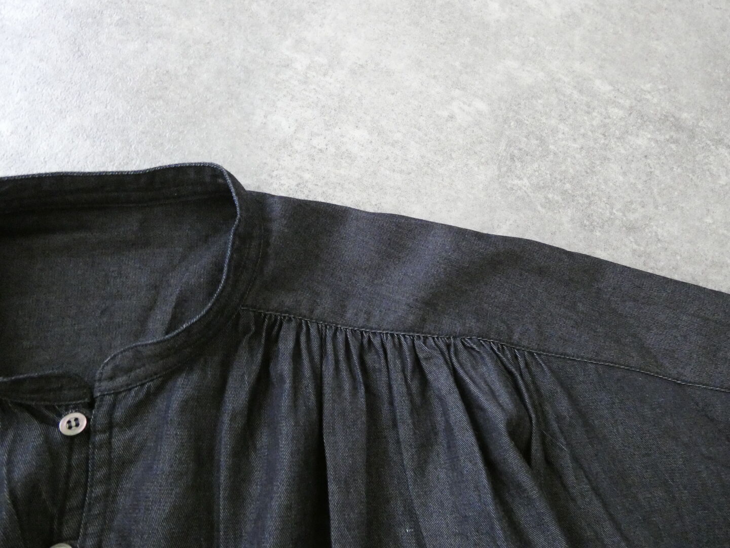 UNIVERSAL TISSU(ユニヴァーサル ティシュ) 5.4ozデニムシャーリングブラウスの商品画像27