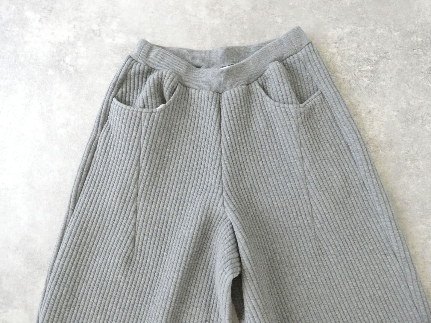 UNIVERSAL TISSU(ユニヴァーサル ティシュ) ストライプキルトコクーンイージーパンツの商品画像17