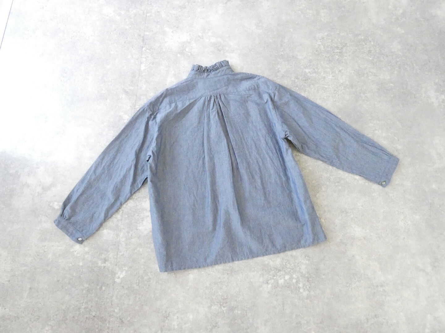 Veritecoeur(ヴェリテクール) ギャザーフリルシャツの商品画像11
