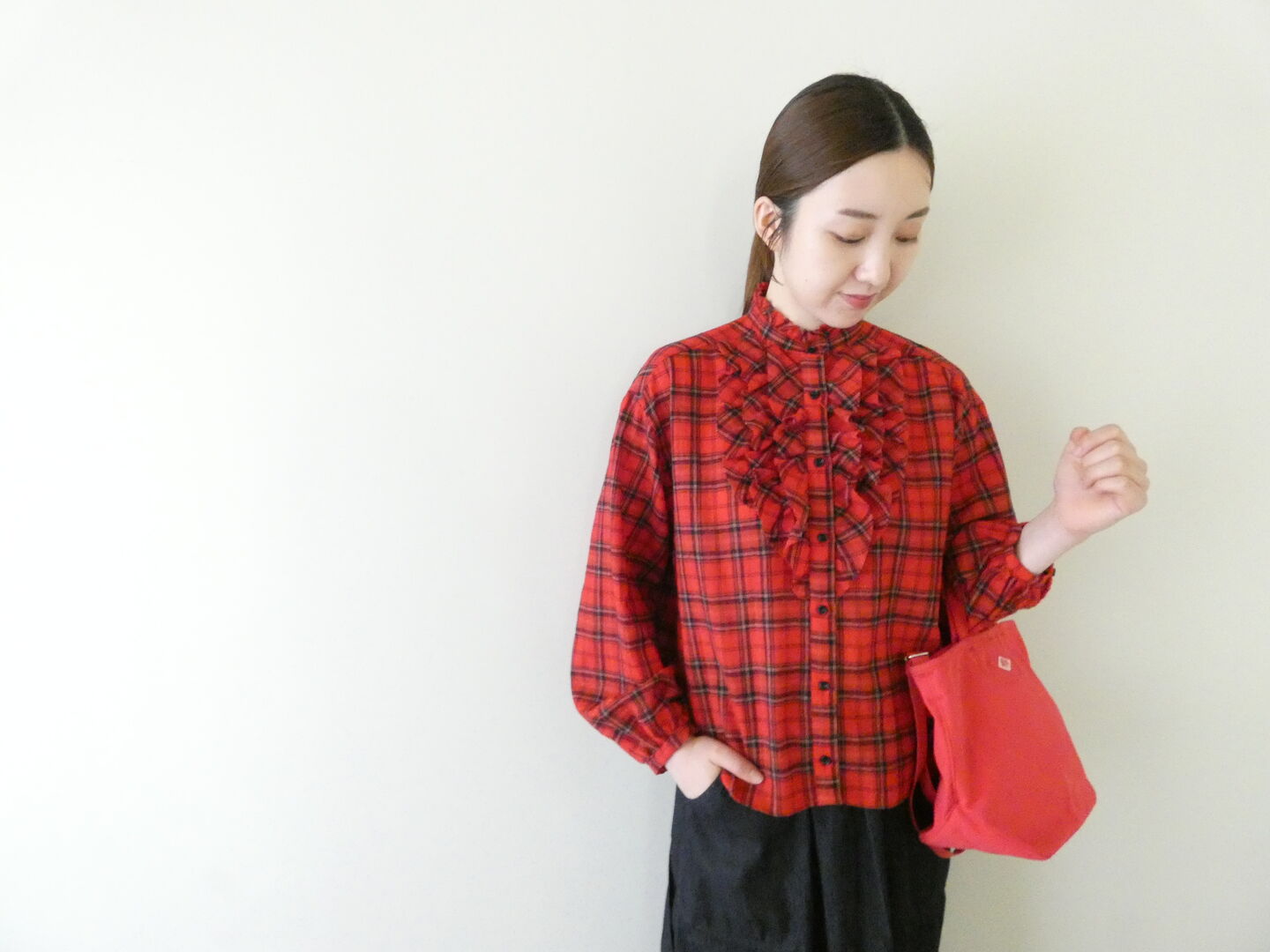 CHILD WOMAN(チャイルドウーマン) ウールリファインチェック スタンドフリルブラウスの商品画像1