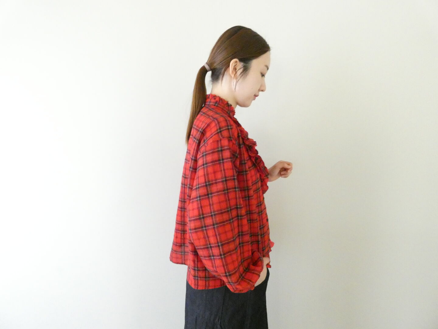 CHILD WOMAN(チャイルドウーマン) ウールリファインチェック スタンドフリルブラウスの商品画像4