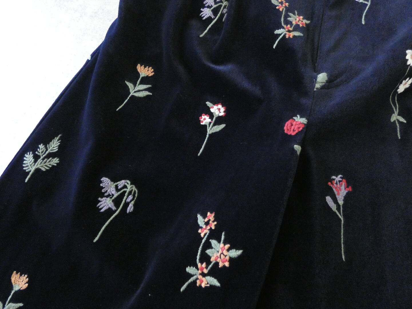 l’atelier du savon(アトリエドゥサボン) 秋の草花ベロア刺繍パンツの商品画像27