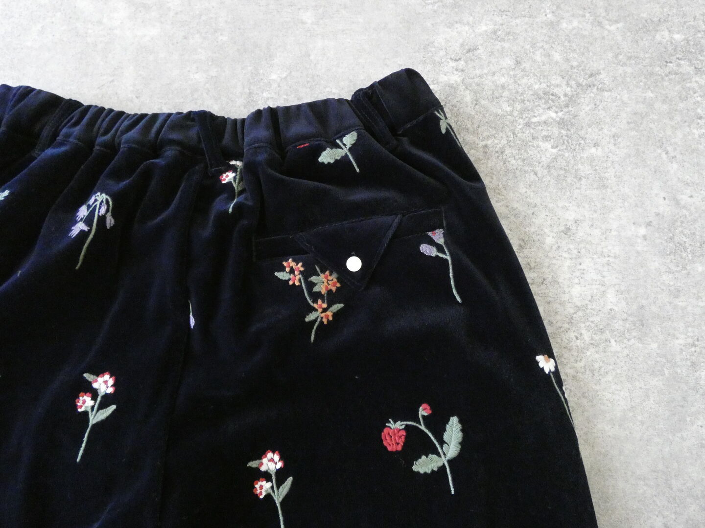 l’atelier du savon(アトリエドゥサボン) 秋の草花ベロア刺繍パンツの商品画像30