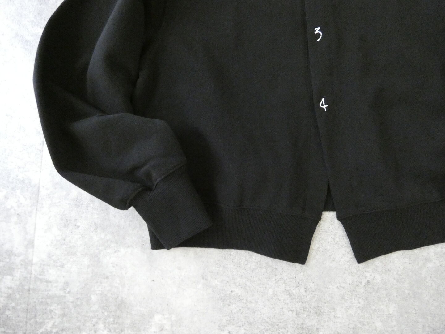 I am I in fact...(アイアムアイ インファクト) SUSIE SWEAT　数字スウェットの商品画像20