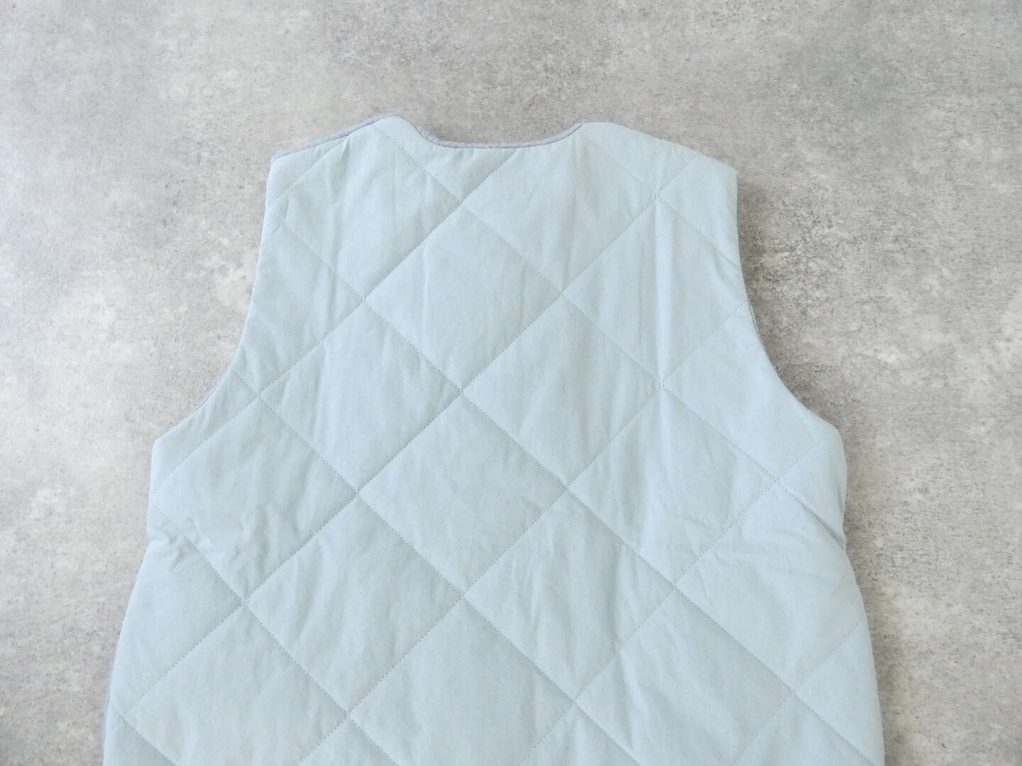 mao made(マオメイド) 中綿キルト×布帛ドッキングスタンダードベストの商品画像28