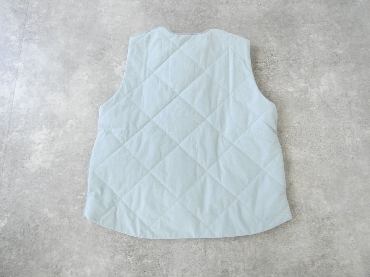 mao made(マオメイド) 中綿キルト×布帛ドッキングスタンダードベストの商品画像9