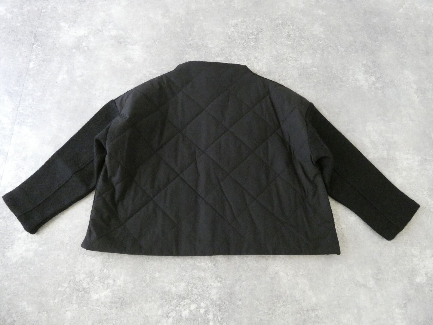 mao made(マオメイド) 中綿キルト布帛×ドッキング　モックネックワイドジャケットの商品画像29