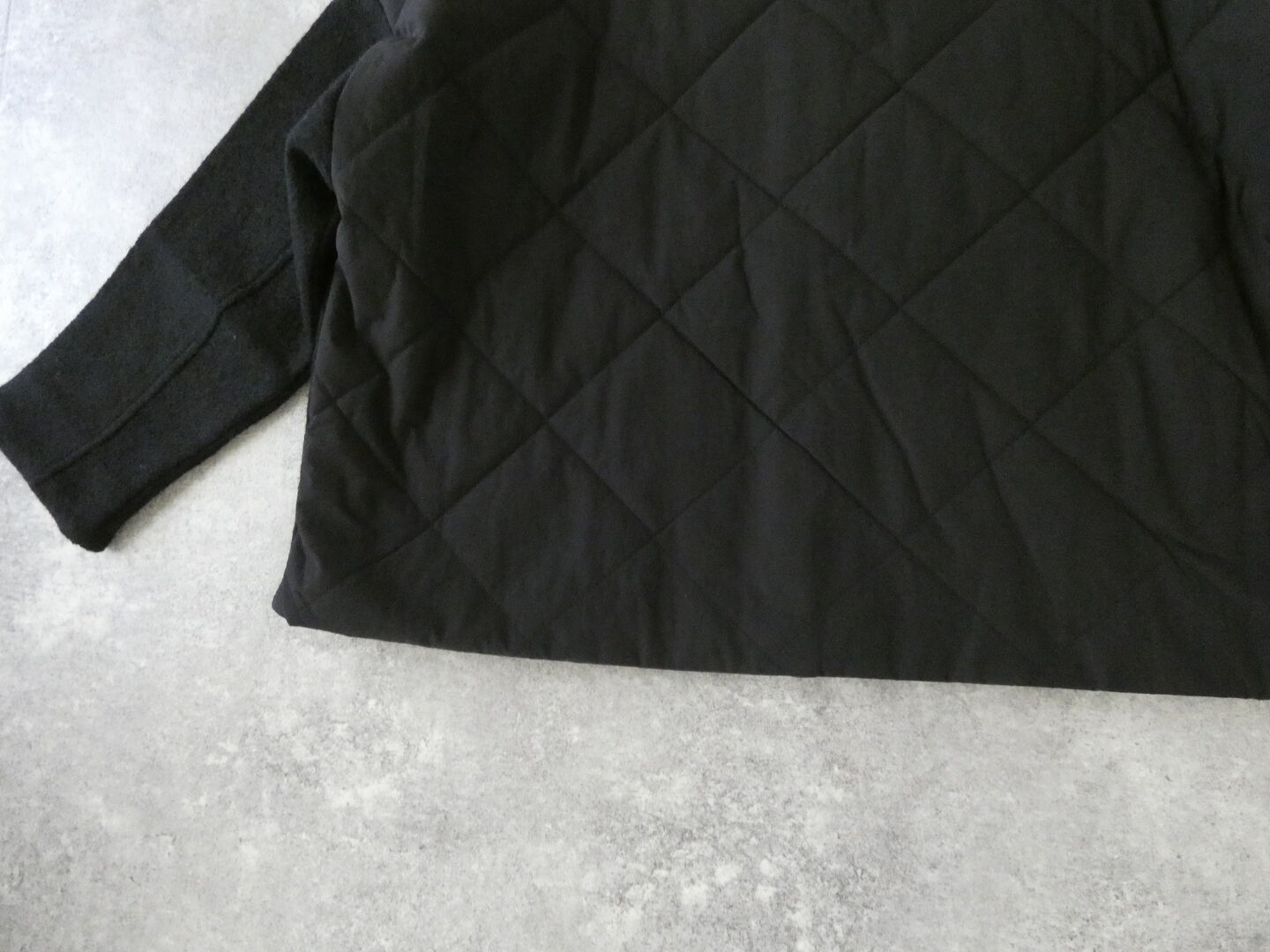 mao made(マオメイド) 中綿キルト布帛×ドッキング　モックネックワイドジャケットの商品画像35