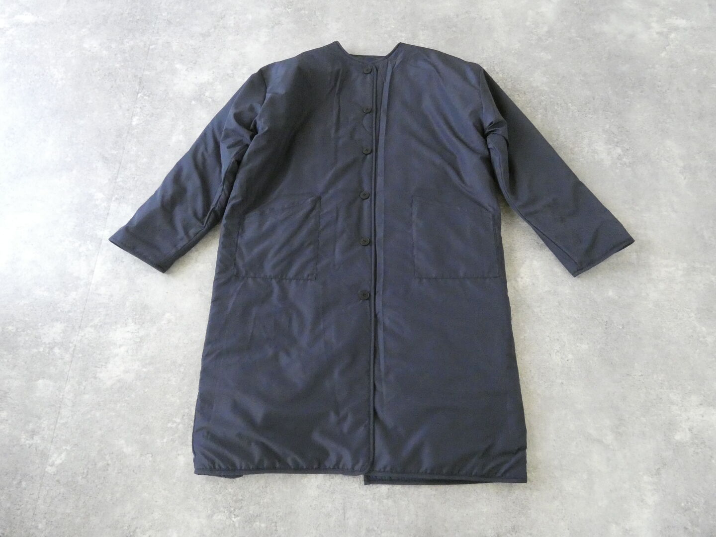 mao made(マオメイド) インクジェットプリント柄柄キルトリバーシブル　軽くてあったかリバーシブルロングコートの商品画像14