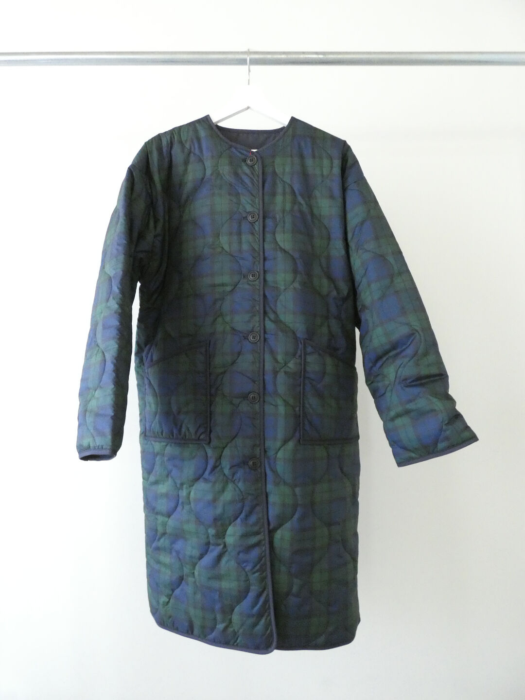 mao made(マオメイド) インクジェットプリント柄柄キルトリバーシブル　軽くてあったかリバーシブルロングコートの商品画像16