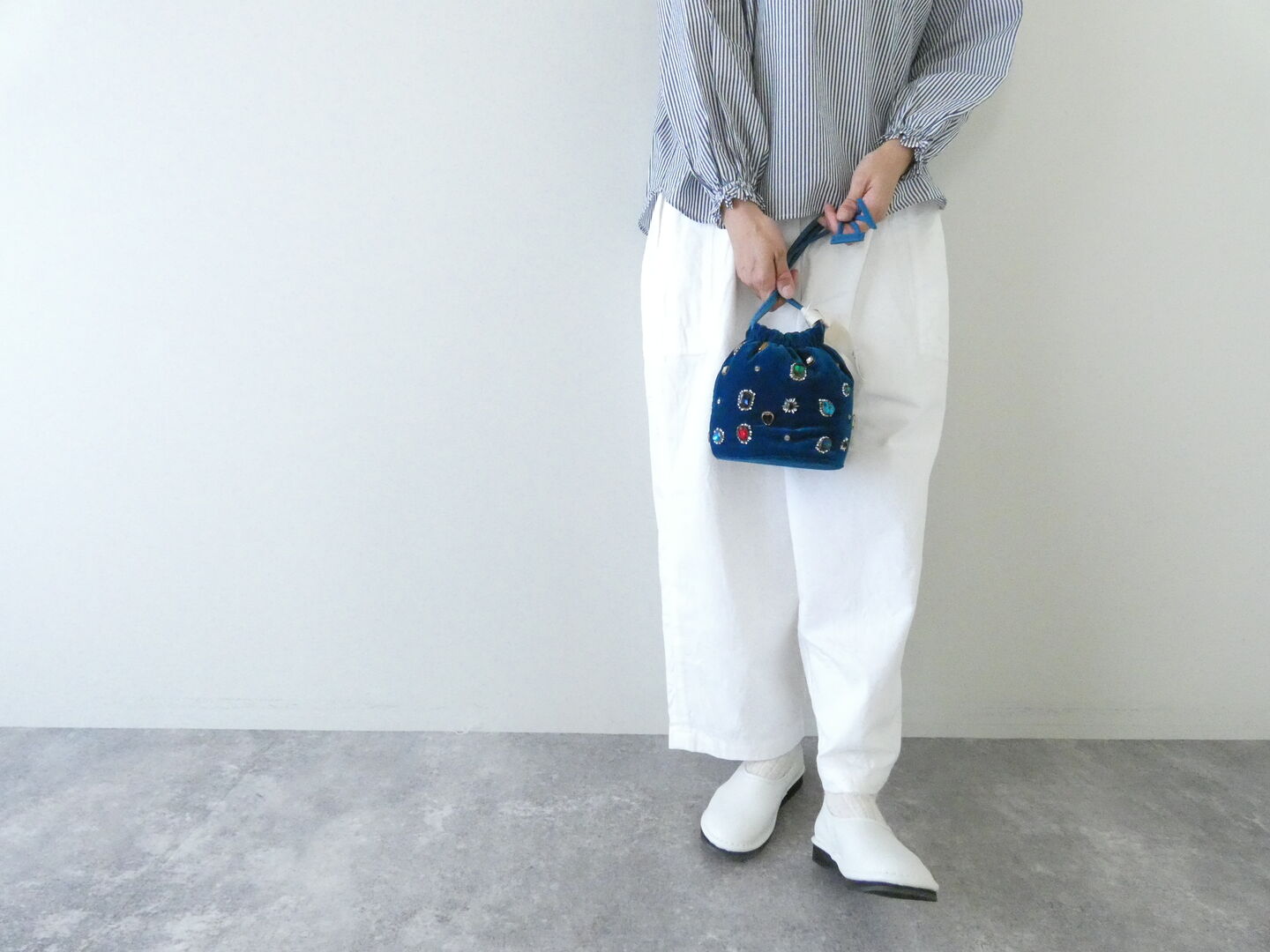 beej(ビージ) クラシック別珍宝石BAGの商品画像1