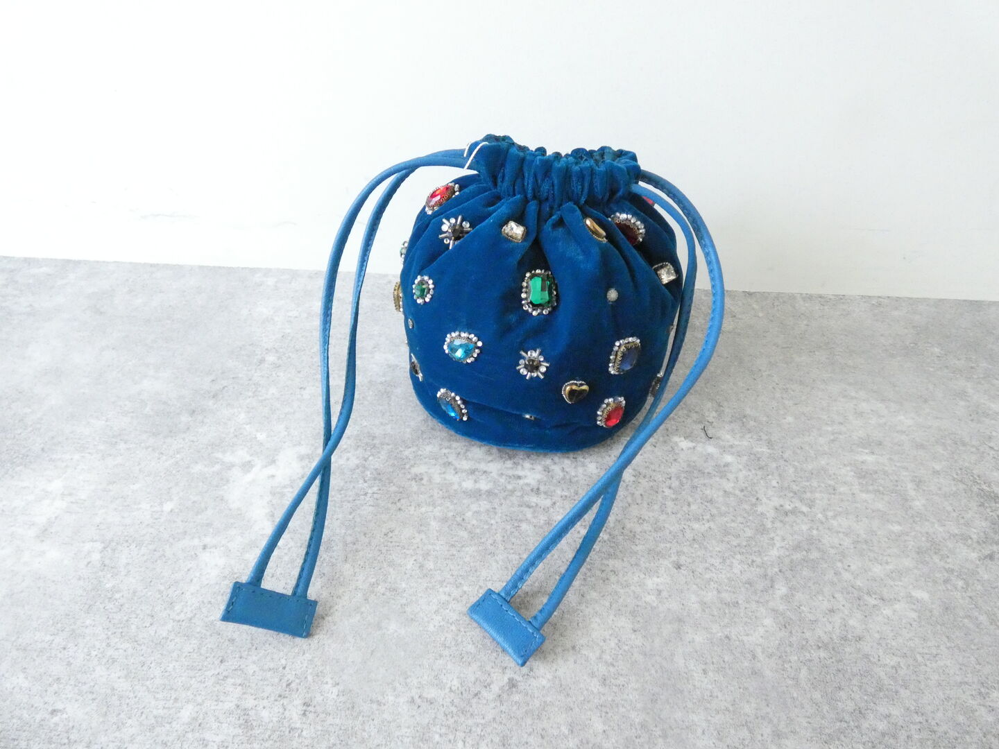 beej(ビージ) クラシック別珍宝石BAGの商品画像2