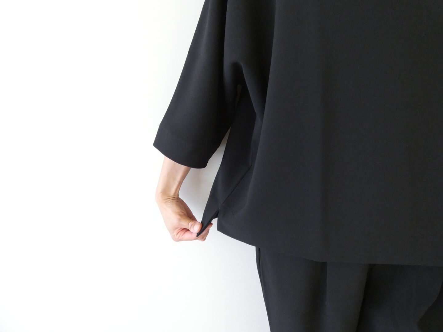 TRAVAIL MANUEL(トラバイユマニュアル) WクロススリットTブラウスの商品画像4